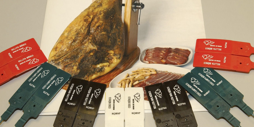 PRECINTOS DE TRAZABILIDAD NFC Y CROTALES PARA LA INDUSTRIA CÁRNICA